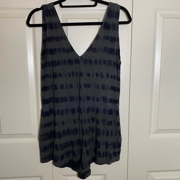 OBEY Tie-dye Shorts Jumper - Picture 7 of 7